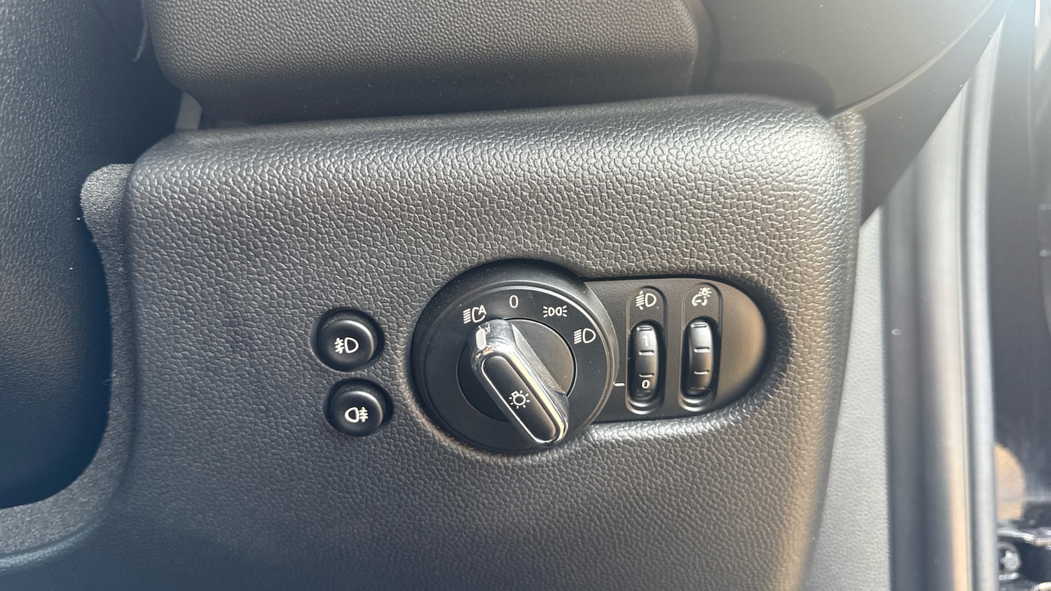 Used MINI Hatch 2019 for sale - 77979840: Photo 24