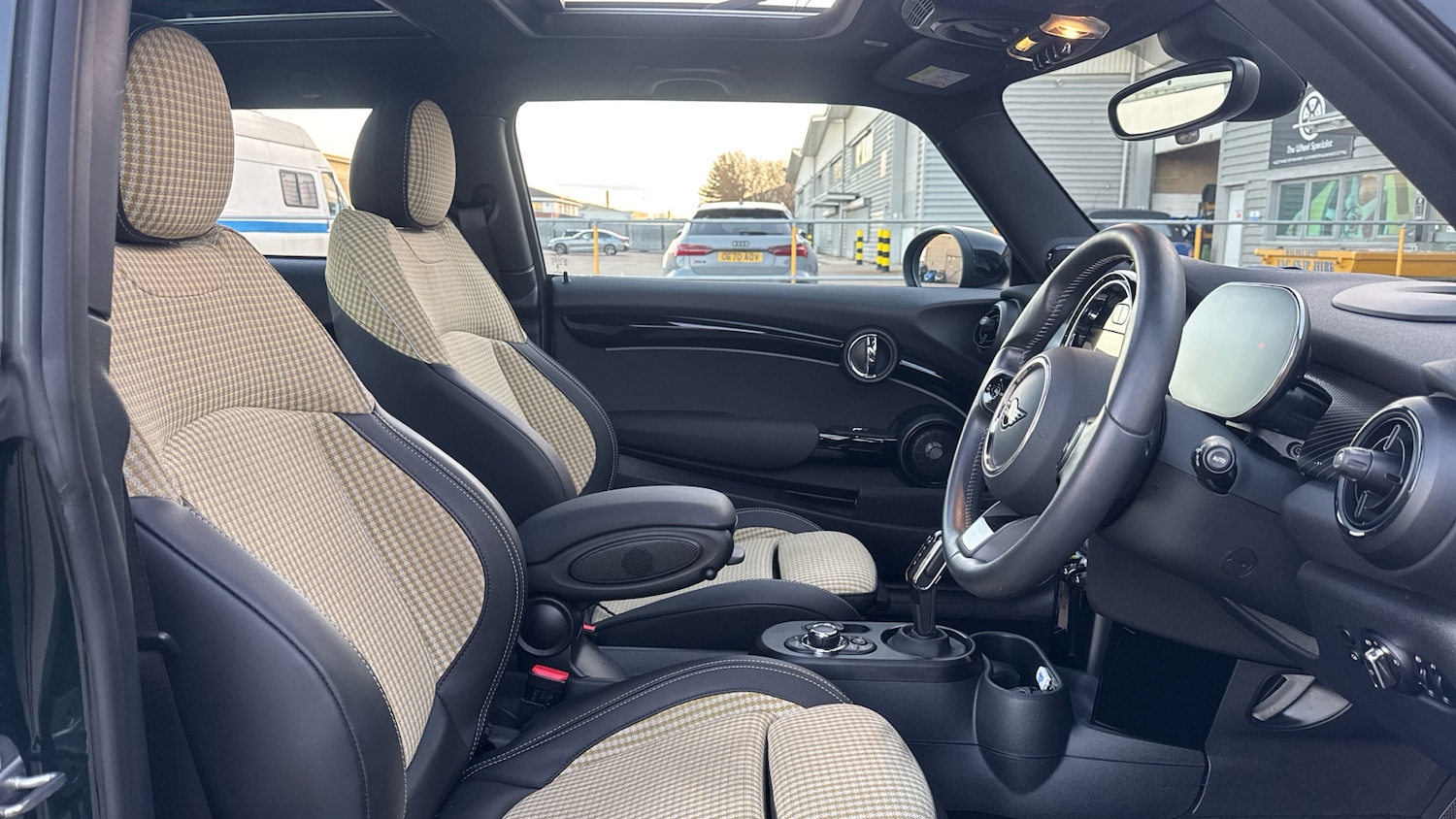 Used MINI Hatch 2023 for sale - 77011874: Photo 11