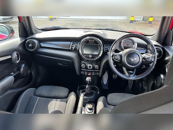 Used MINI Hatch 2019 for sale - 78627917: Photo