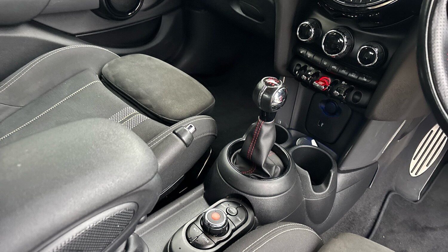 Used MINI Hatch 2019 for sale - 76222141: Photo 10