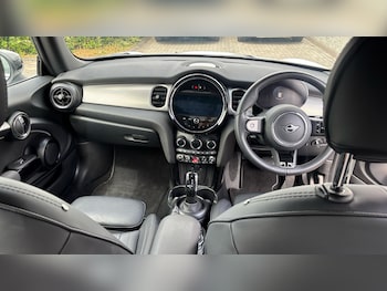 Used MINI Hatch 2024 for sale - 78925648: Photo