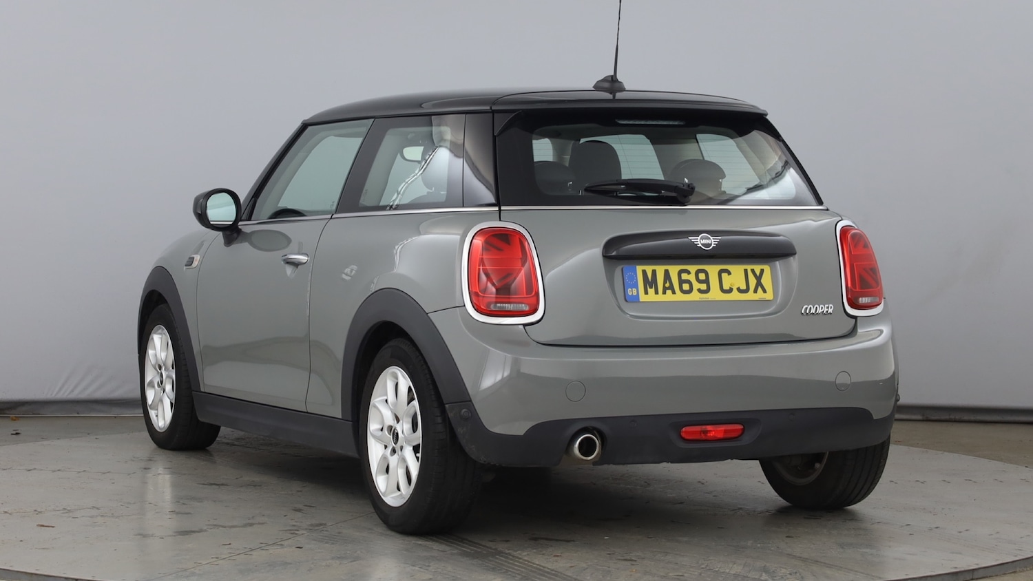 Used MINI Hatch 2019 for sale - 76734364: Photo 2