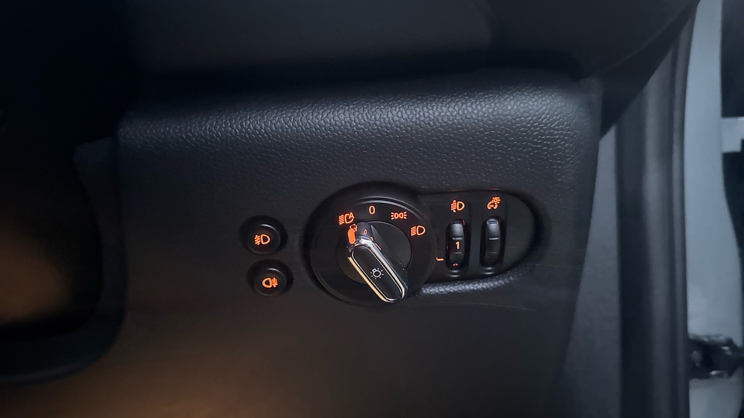 Used MINI Hatch 2019 for sale - 76734364: Photo 23