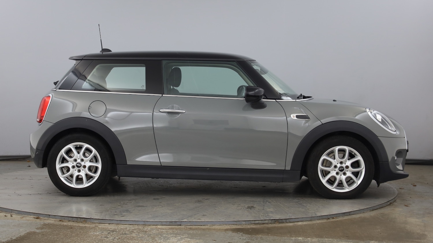 Used MINI Hatch 2019 for sale - 76734364: Photo 3