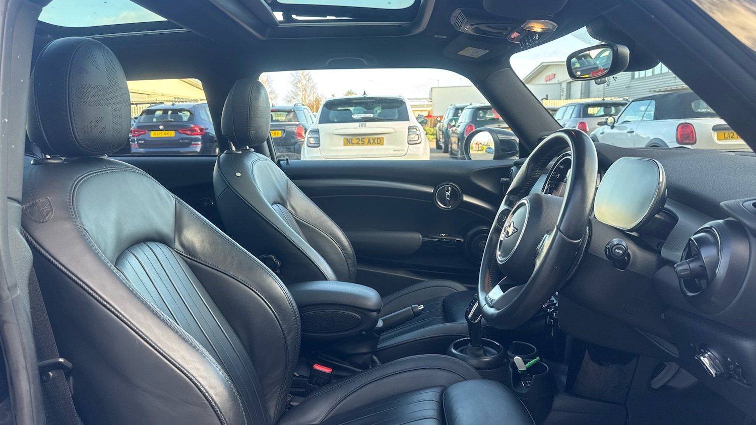 Used MINI Hatch 2024 for sale - 76877352: Photo 11