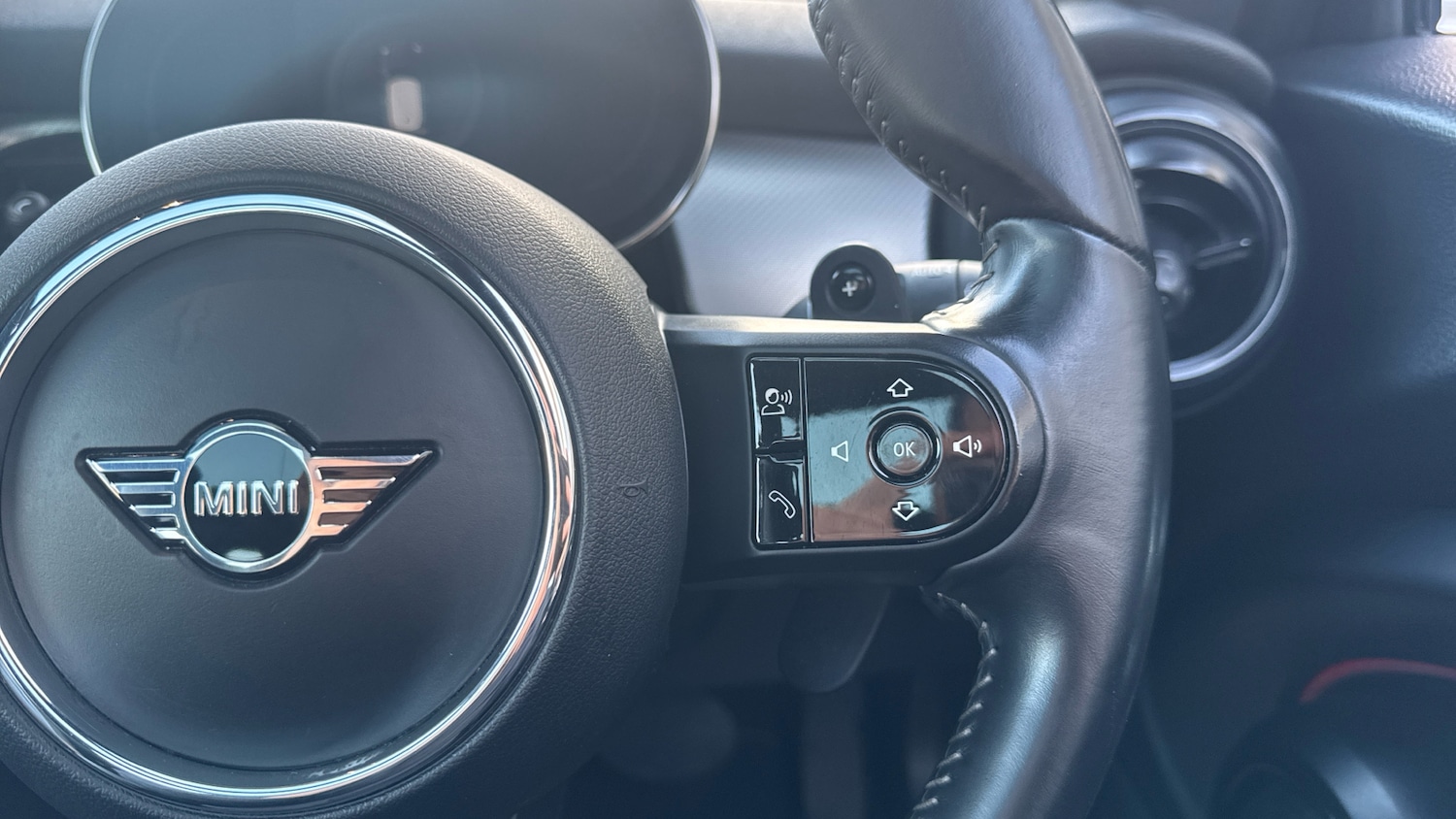 Used MINI Hatch 2024 for sale - 76877352: Photo 18