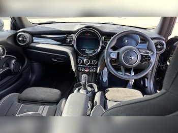 Used MINI Hatch 2023 for sale - 78410442: Photo