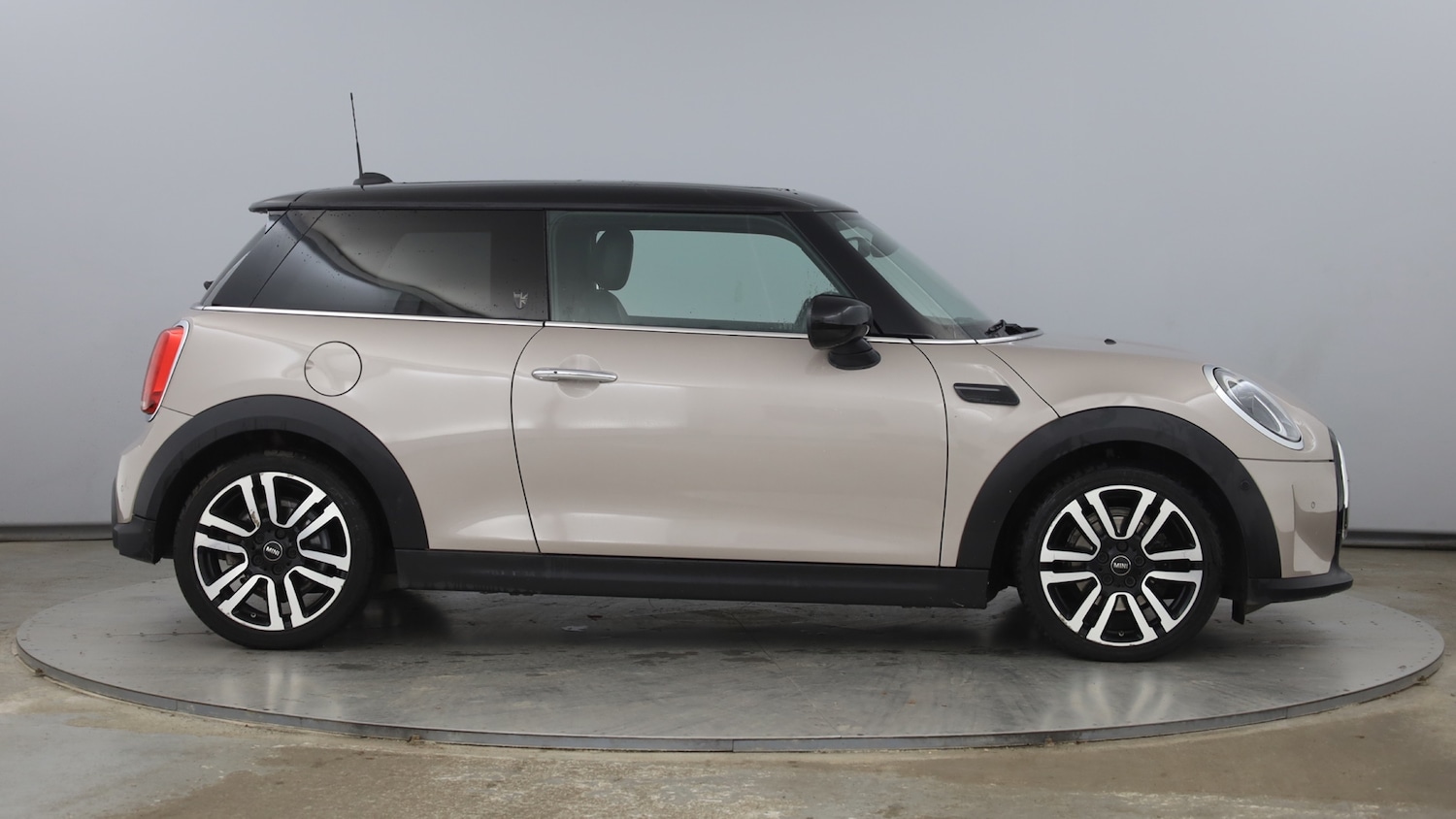 Used MINI Hatch 2022 for sale - 77151032: Photo 3