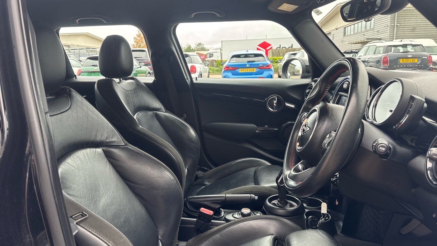 Used MINI Hatch 2019 for sale - 76322505: Photo 11