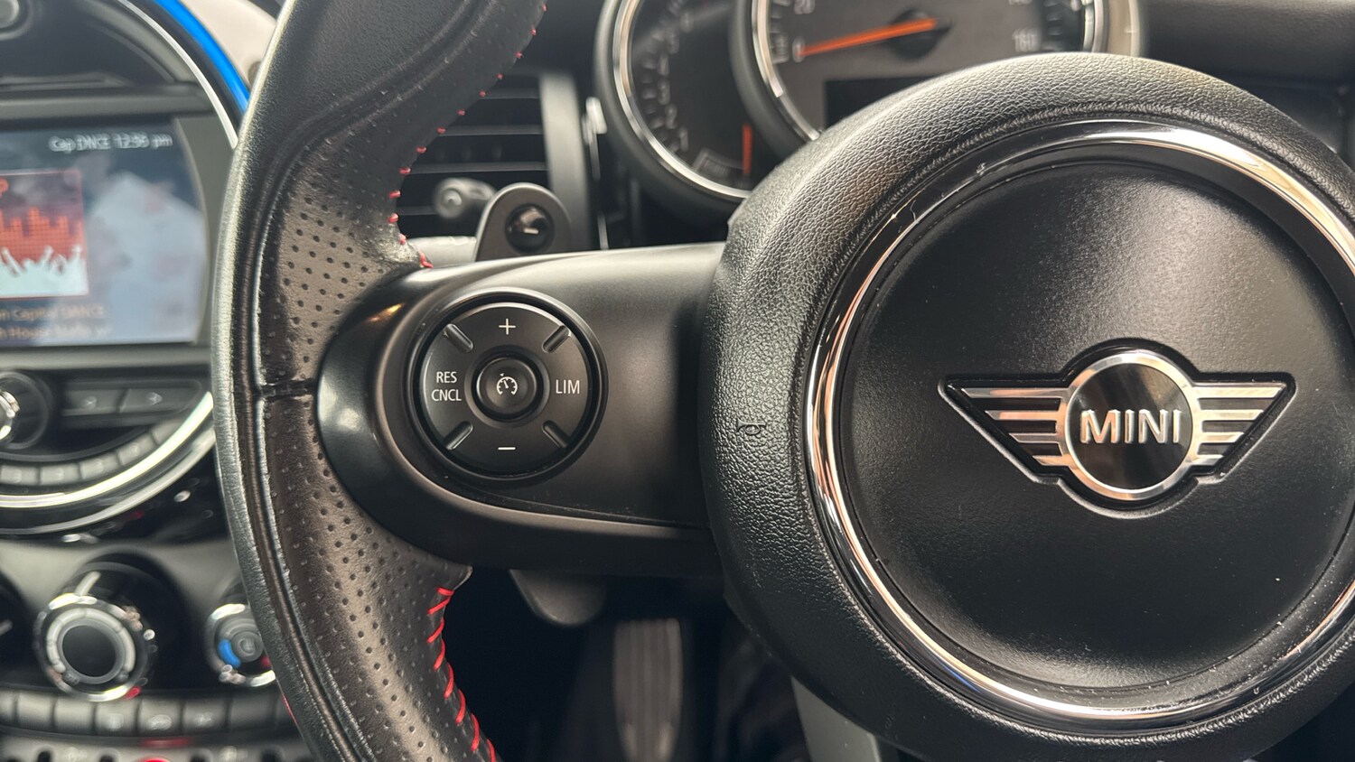 Used MINI Hatch 2019 for sale - 76322505: Photo 17