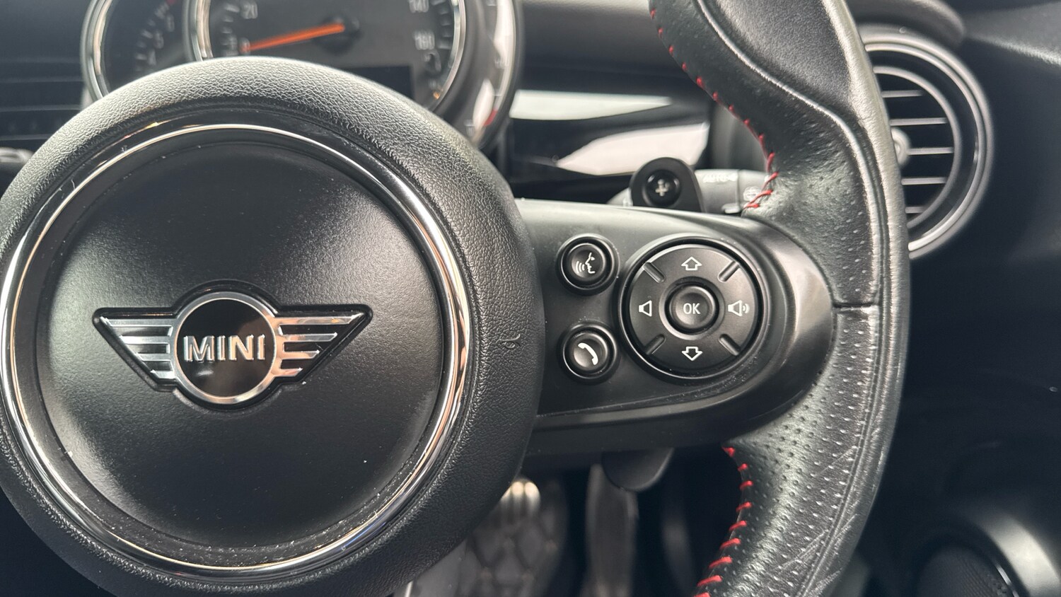 Used MINI Hatch 2019 for sale - 76322505: Photo 18