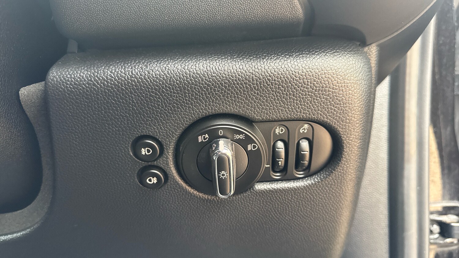 Used MINI Hatch 2019 for sale - 76322505: Photo 24