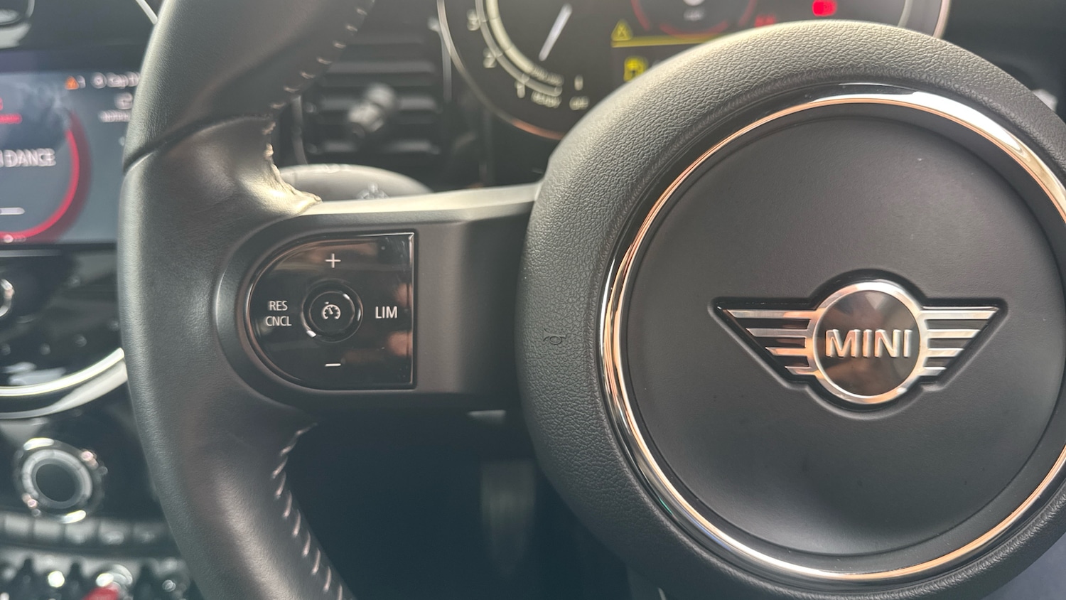 Used MINI Hatch 2022 for sale - 76504381: Photo 17