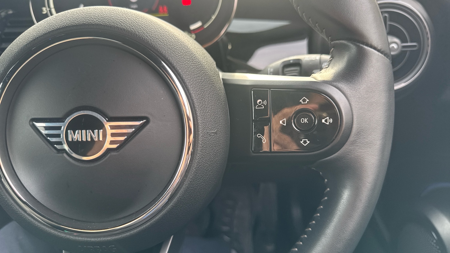 Used MINI Hatch 2022 for sale - 76504381: Photo 18
