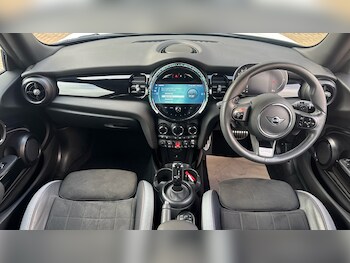 Used MINI Hatch 2023 for sale - 77589701: Photo