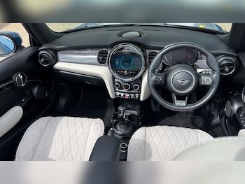 Used MINI Convertible 2021 for sale - 78914800: Photo