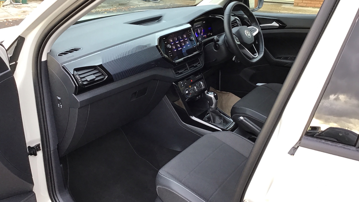 Used Volkswagen T-Cross 2023 for sale - 77409402: Photo 3