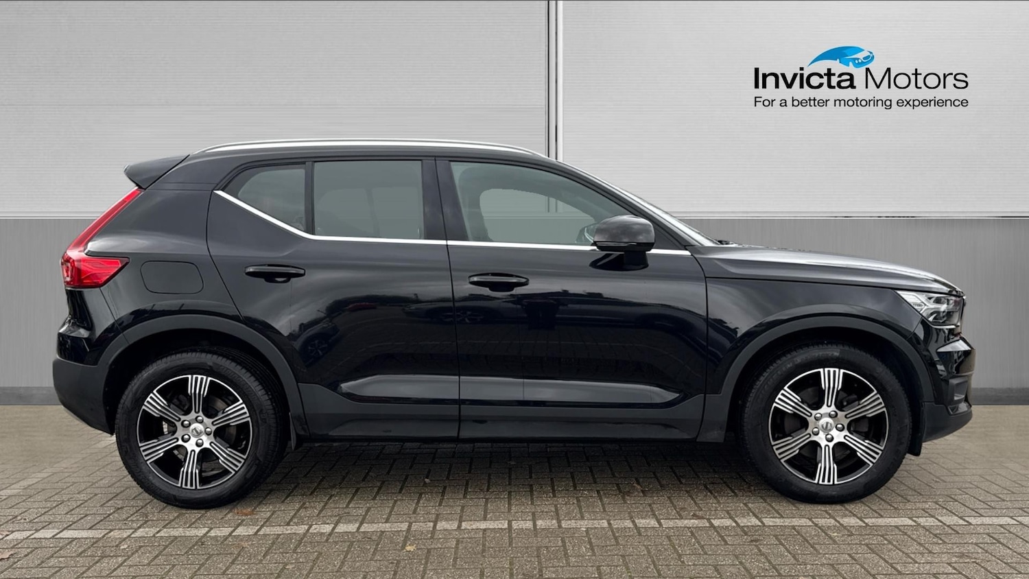 Used Volvo XC40 2021 for sale - 76821503: Photo 2