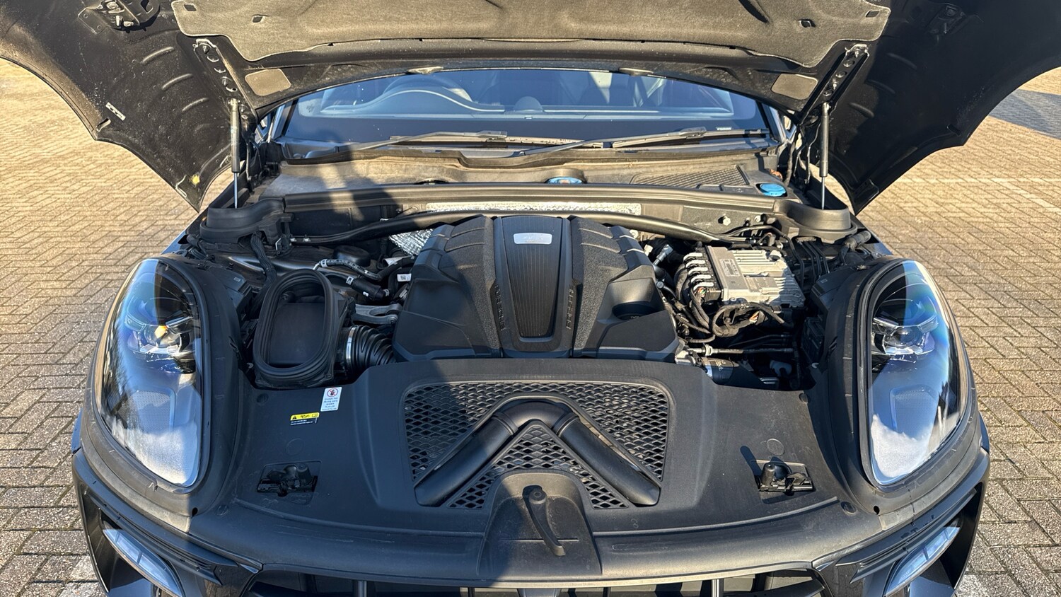 Used Porsche Macan 2021 for sale - 76963062: Photo 23