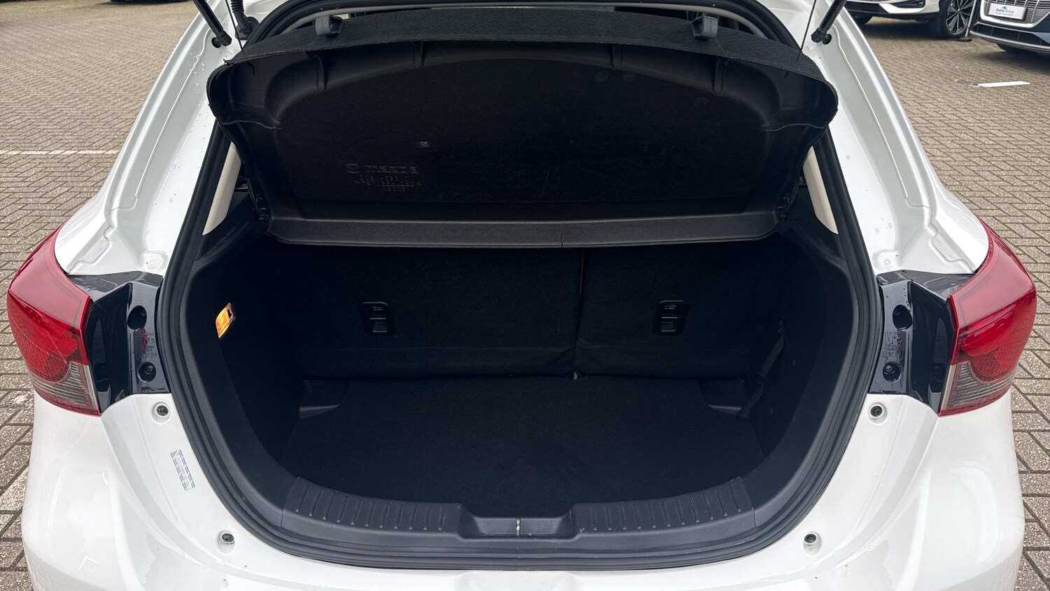 Used Mazda Mazda2 2023 for sale - 77807245: Photo 15