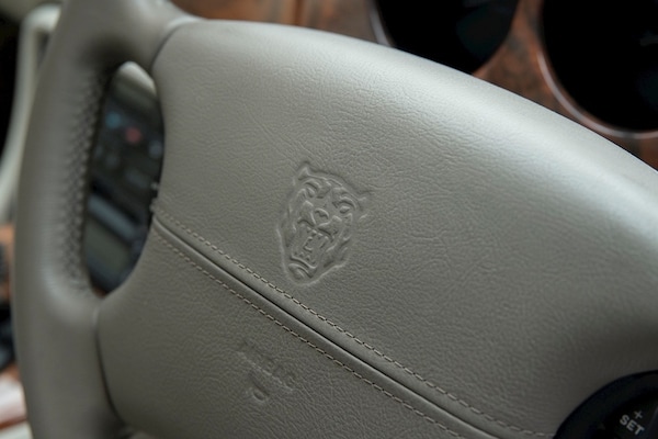 Used Jaguar XKR 2001 for sale - 75398161: Photo 14