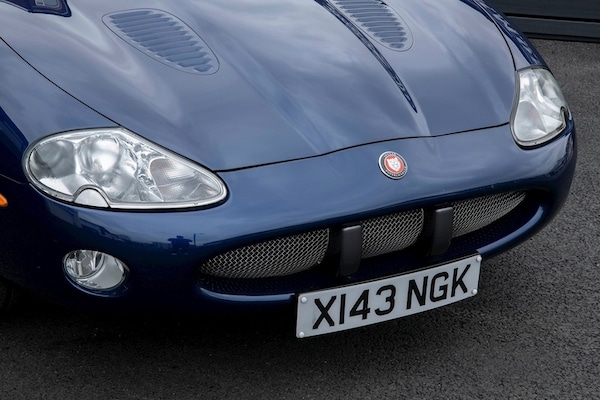 Used Jaguar XKR 2001 for sale - 75398161: Photo 3