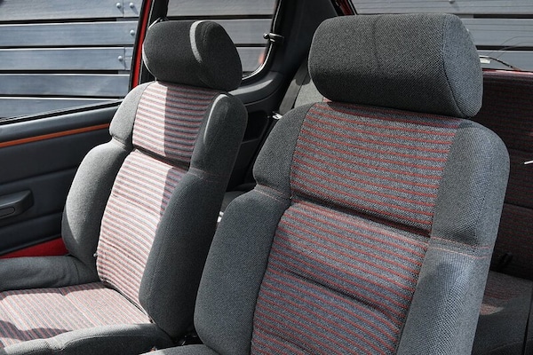 Used Peugeot 205 1988 for sale - 74580419: Photo 39