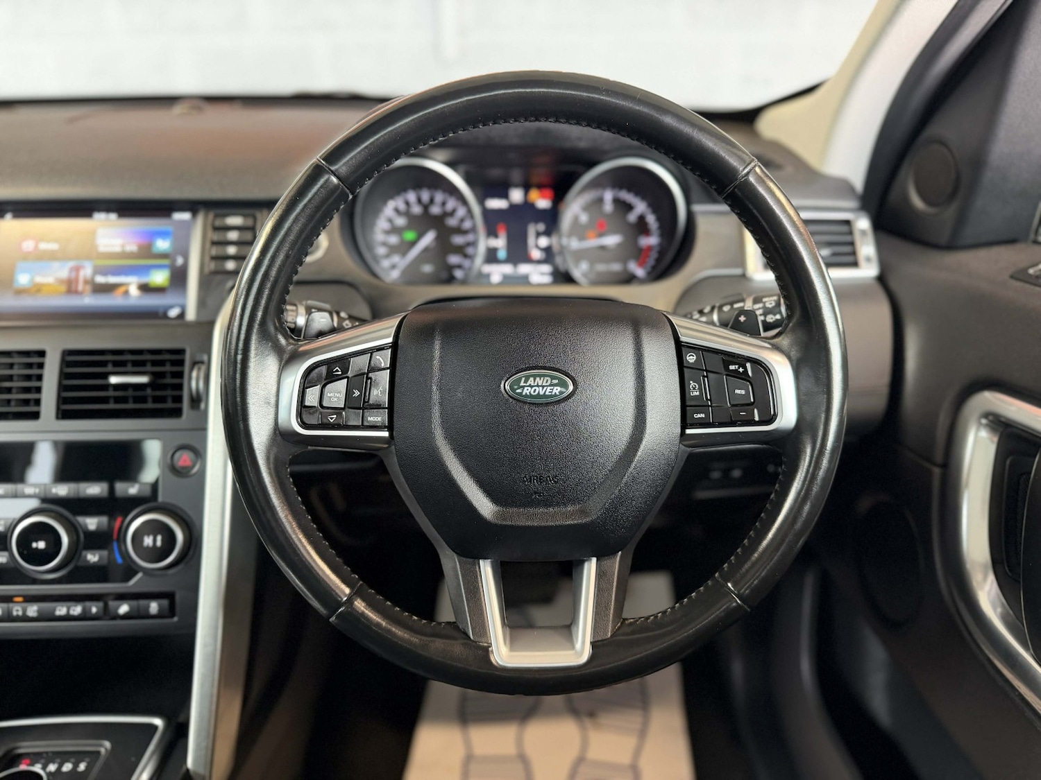 Used Land Rover Discovery Sport 2016 for sale - 78098179: Photo 11