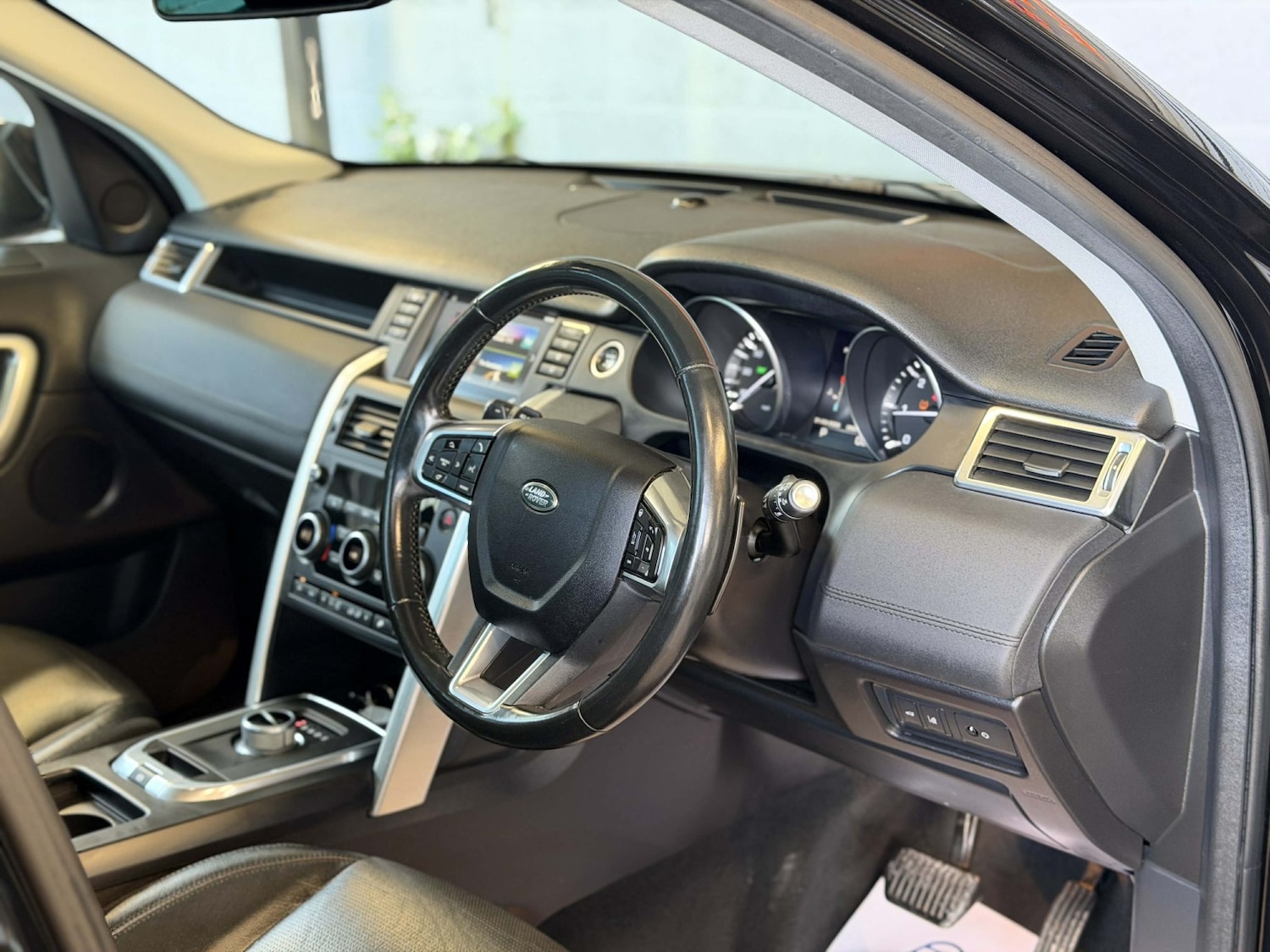 Used Land Rover Discovery Sport 2016 for sale - 78098179: Photo 25