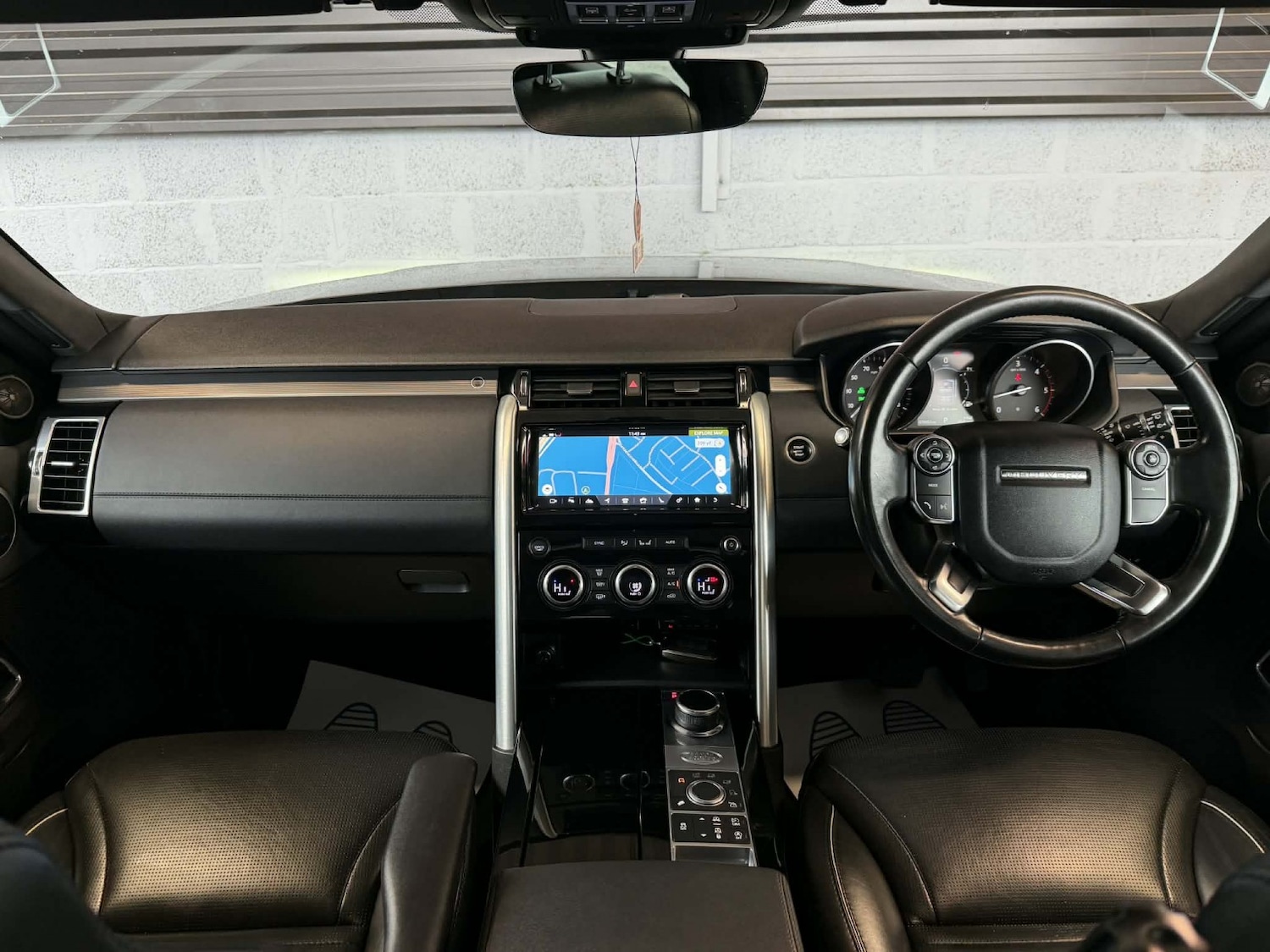 Used Land Rover Discovery 2017 for sale - 77897832: Photo 10