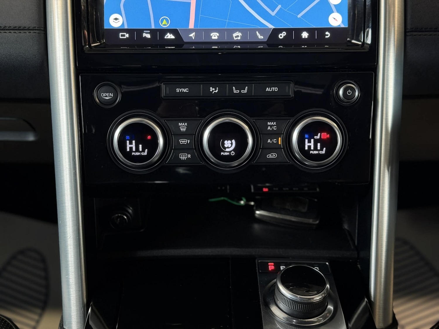 Used Land Rover Discovery 2017 for sale - 77897832: Photo 16