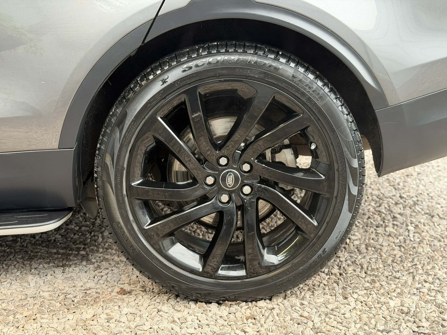 Used Land Rover Discovery 2017 for sale - 77897832: Photo 34