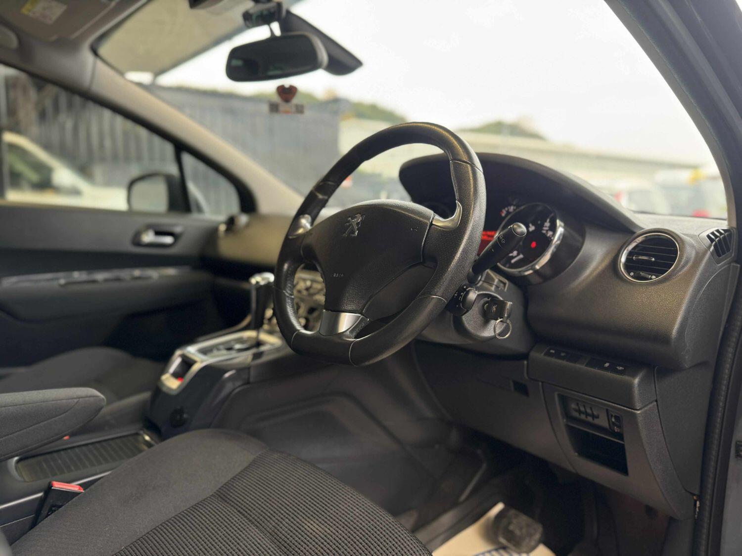 Used Peugeot 5008 2015 for sale - 76293182: Photo 27