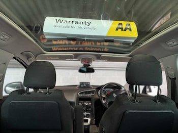 Used Peugeot 5008 2015 for sale - 76293182: Photo