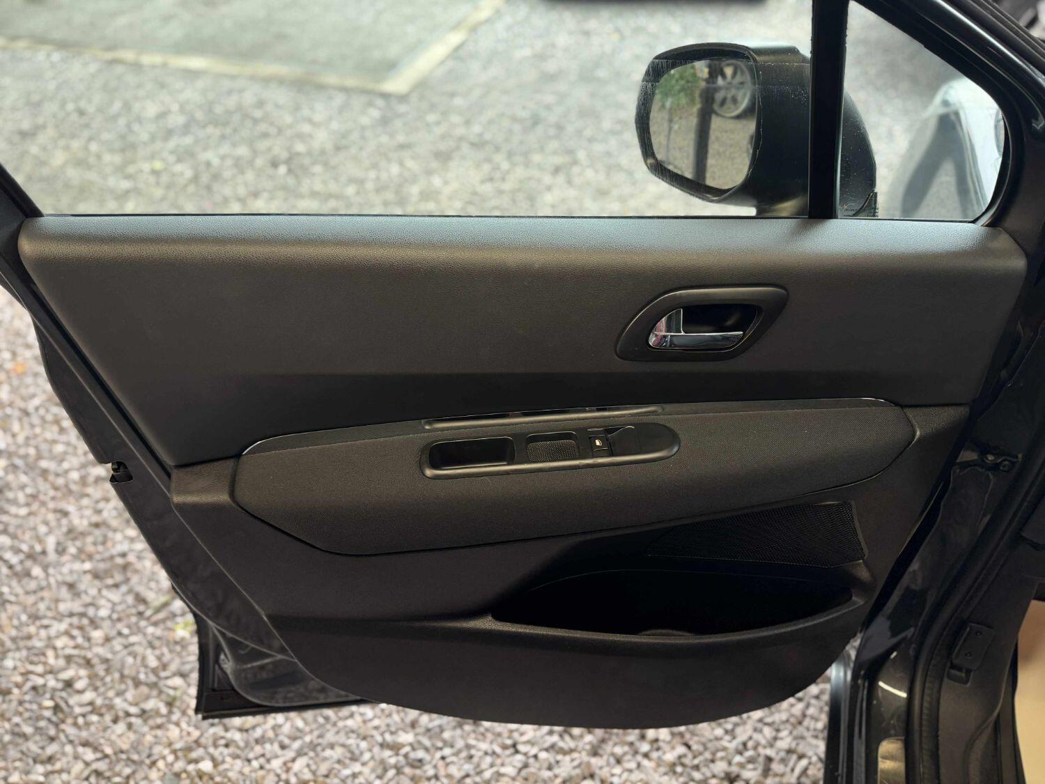 Used Peugeot 5008 2015 for sale - 76293182: Photo 38