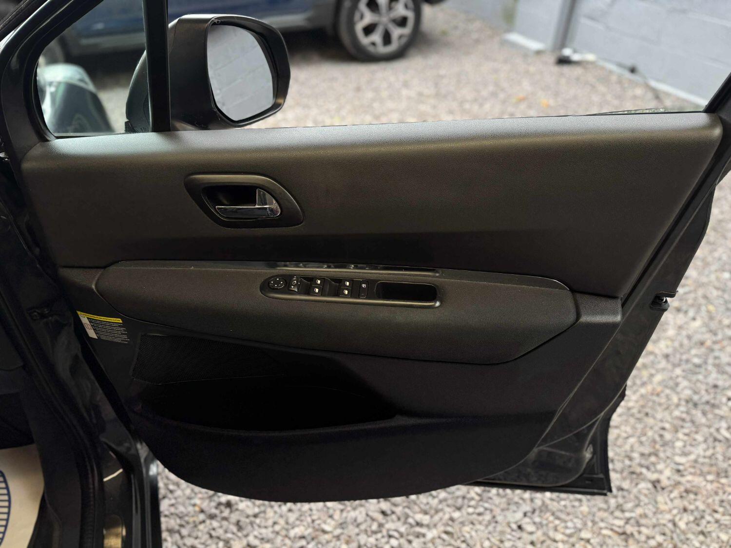 Used Peugeot 5008 2015 for sale - 76293182: Photo 39