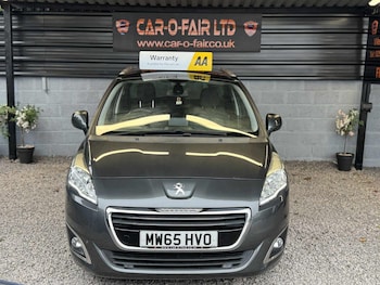 Used Peugeot 5008 2015 for sale - 76293182: Photo