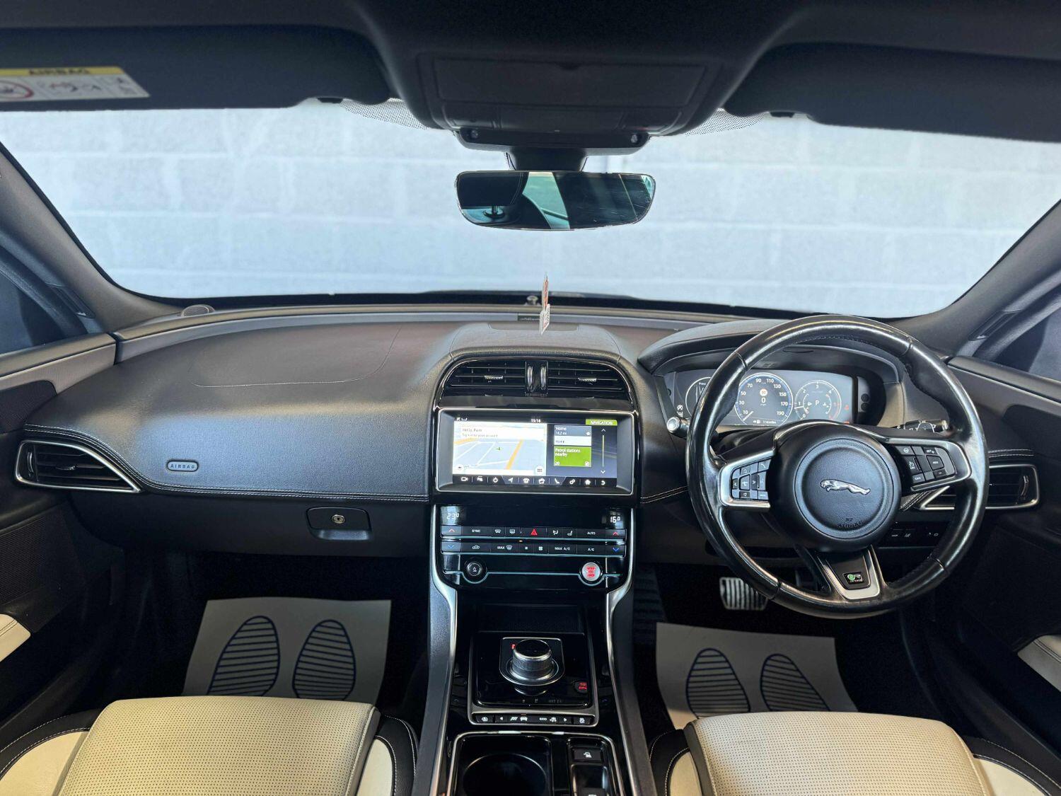 Used Jaguar XE 2018 for sale - 76164478: Photo 10