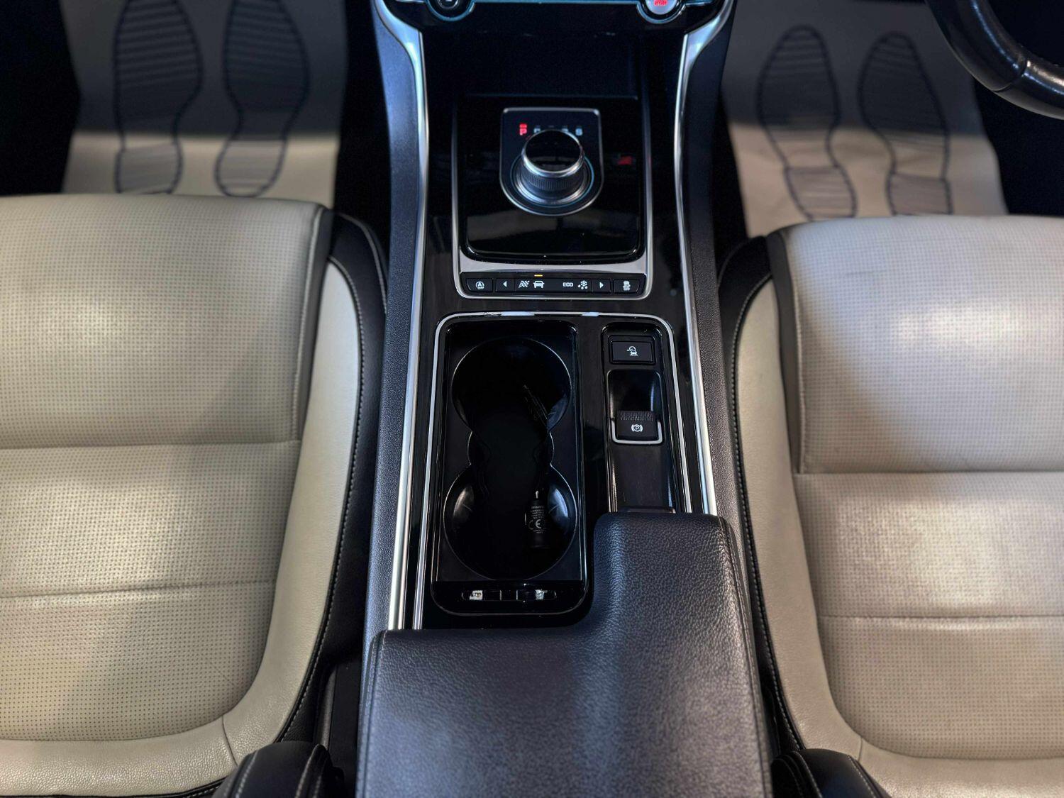 Used Jaguar XE 2018 for sale - 76164478: Photo 16