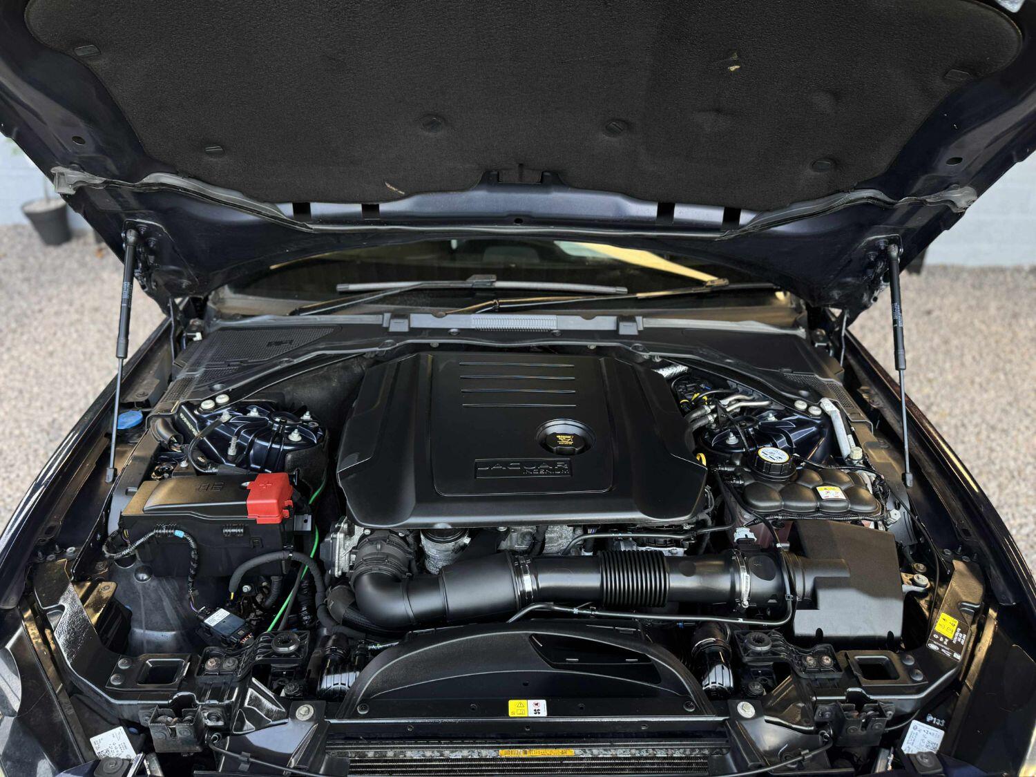 Used Jaguar XE 2018 for sale - 76164478: Photo 20