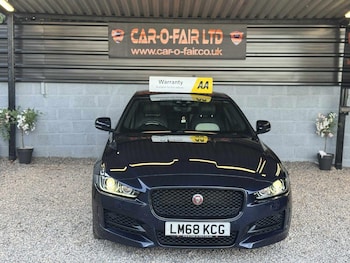 Used Jaguar XE 2018 for sale - 76164478: Photo