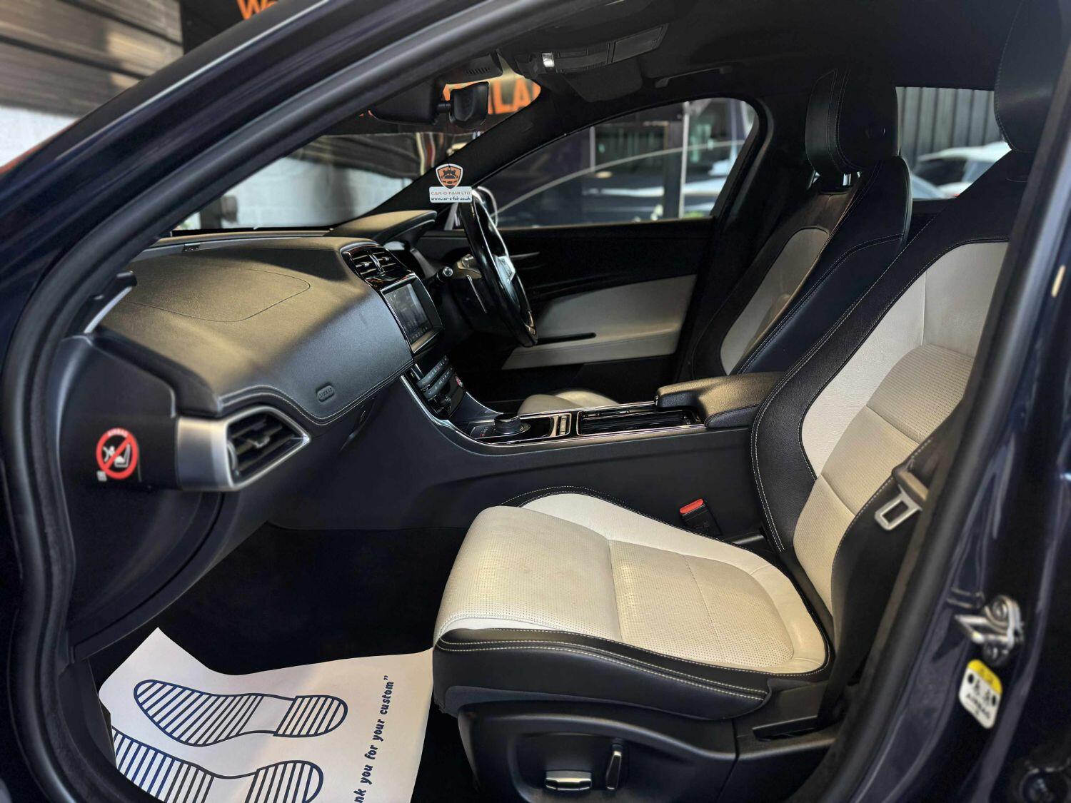 Used Jaguar XE 2018 for sale - 76164478: Photo 9