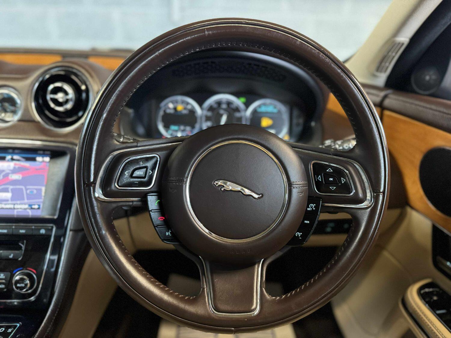 Used Jaguar XJ 2013 for sale - 76769406: Photo 11