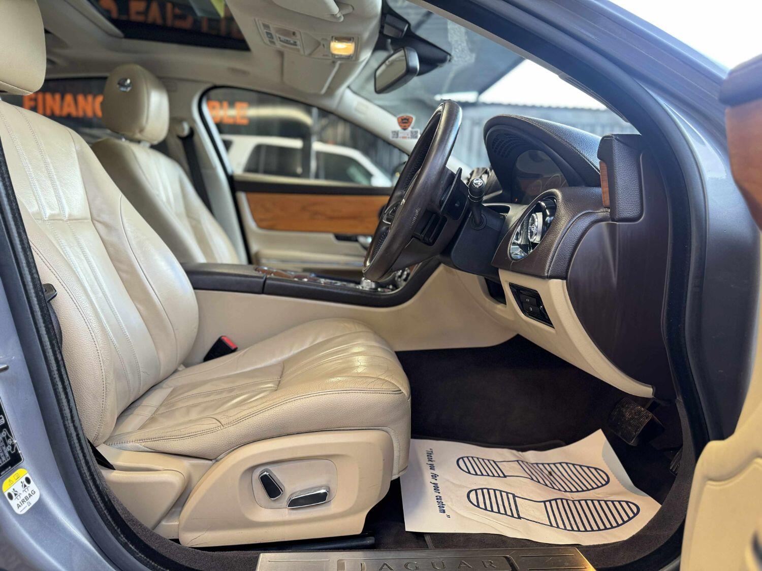 Used Jaguar XJ 2013 for sale - 76769406: Photo 27