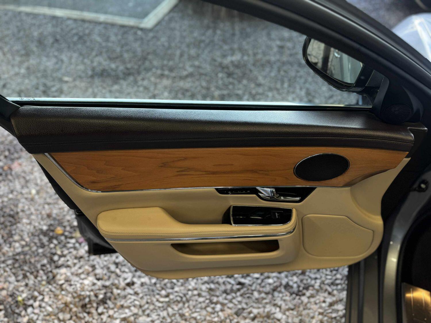 Used Jaguar XJ 2013 for sale - 76769406: Photo 34