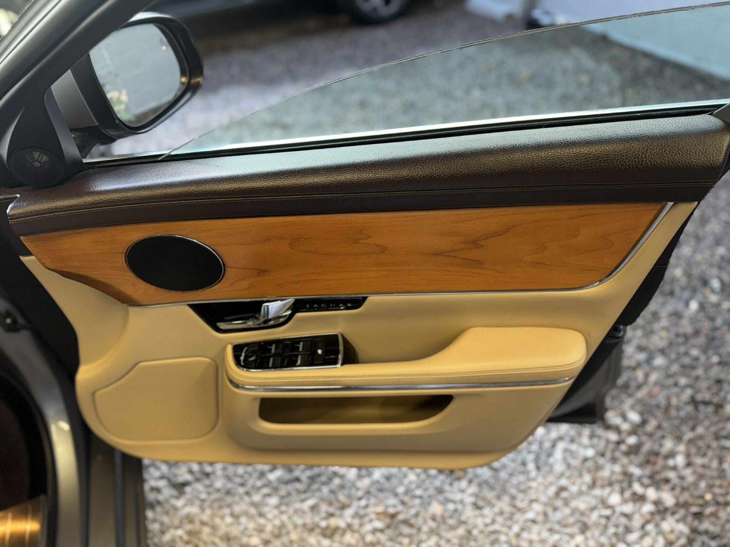 Used Jaguar XJ 2013 for sale - 76769406: Photo 36