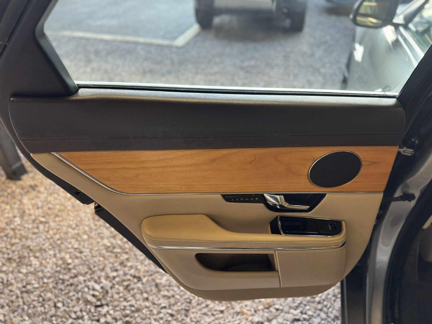 Used Jaguar XJ 2013 for sale - 76769406: Photo 37