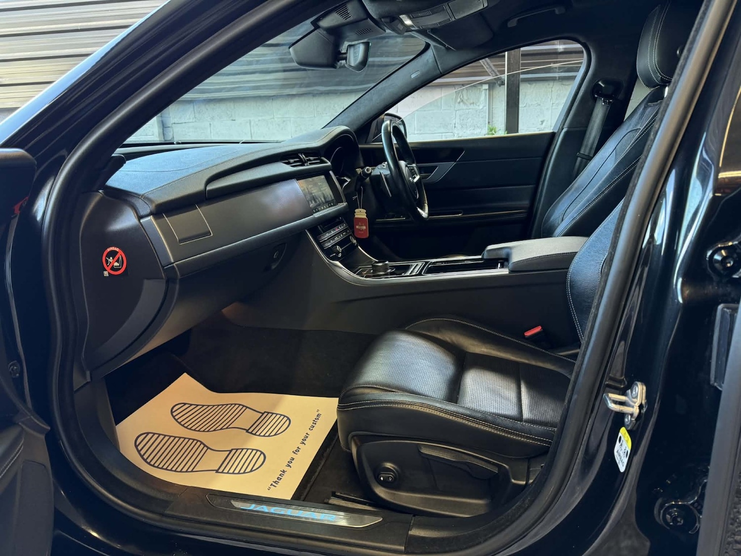 Used Jaguar XF 2019 for sale - 78057118: Photo 9