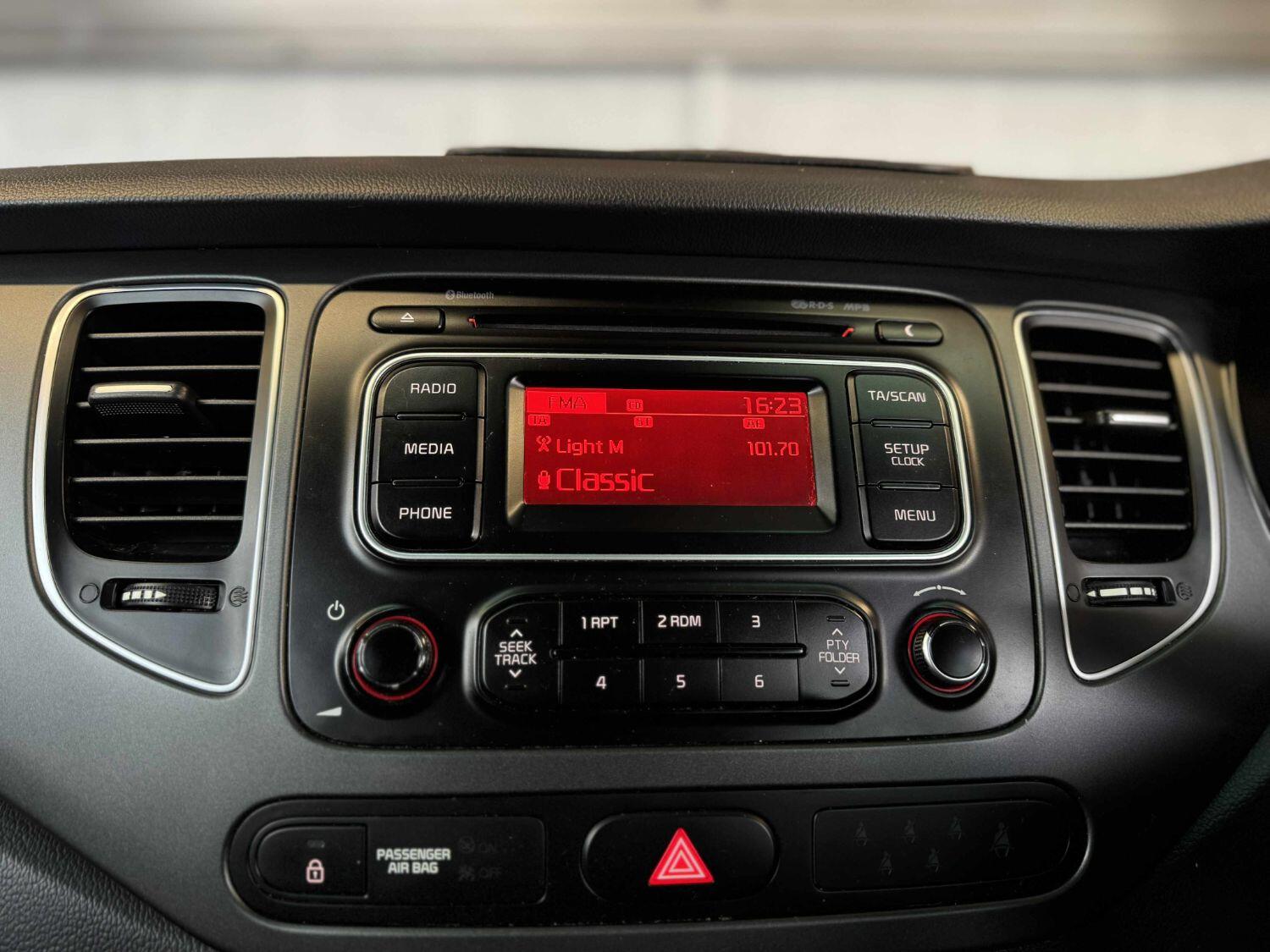 Used Kia Carens 2016 for sale - 76246202: Photo 13