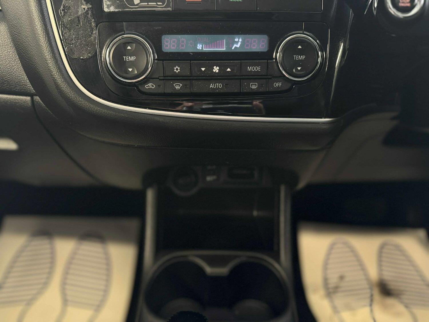 Used Mitsubishi Outlander 2014 for sale - 76058183: Photo 15